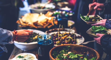 Het Wereldcafé: Tilburg als deel van de wijde wereld - sfeerfoto buffet