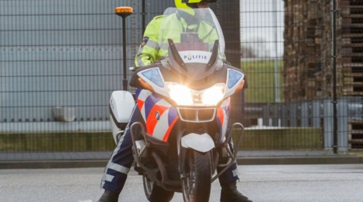Jongen op snorfiets na achtervolging aangehouden - foto van motoragent