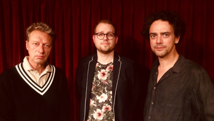 “Op het album Isolophilia creëren Marzio Scholten, Wolfert Brederode en Ernst Glerum een wonderlijke, meanderende klankwereld vol verstilling, spanning en melodie. De muziek is filmisch en atmosferisch,” zegt Paradox.