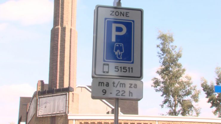 Het Tilburgse beleid als het gaat om betaald parkeren tijdens feestdagen blijkt vaak onduidelijk te zijn