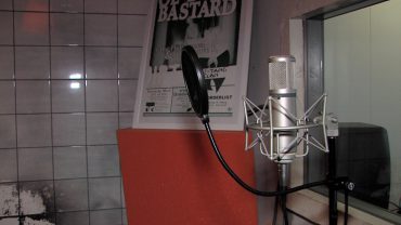Muzikant Tim van Dongen nam het initiatief tot het project. Onder de naam Timm brengt hij zelf rapnummers uit. Meestal doet hij dit alleen, maar voor het album In Quarantaine krijgt hij hulp van veel andere hiphopartiesten uit Tilburg.