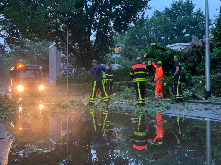 Ook locatie TweeSteden van het ETZ ondervond wateroverlast door het noodweer, want zowel in de kelder als op de begane grond liep water de gang in.