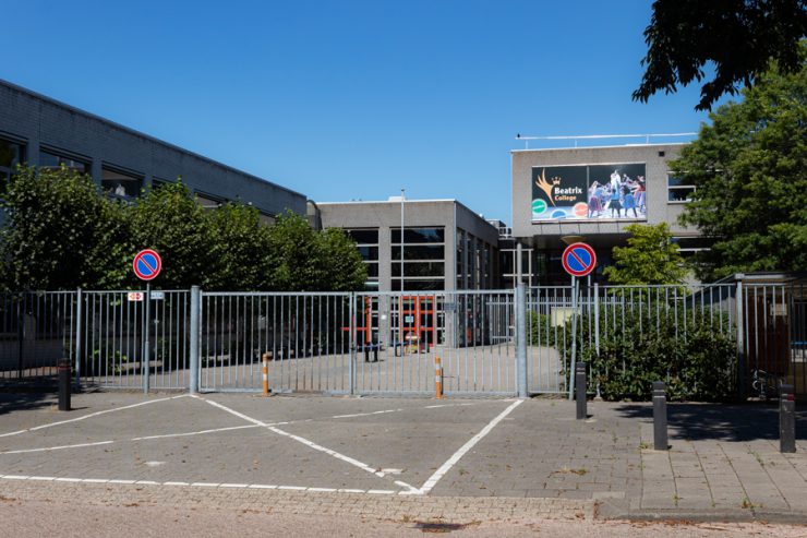 Op 5 maart debatteert een team van het Beatrix College uit de Reeshof in Tilburg in de grootste debatwedstrijd voor middelbare scholieren: het NK Debatteren voor Scholieren. De onderwerpen waarover ze in debat gaan zijn mentale gezondheid, schulden en ontwikkelingssamenwerking.