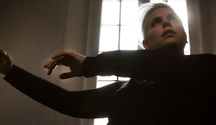 Ze wordt soms vergeleken met zangeressen als Ane Brun en Agnes Obel, terwijl ze toch haar eigen sound heeft. Zo speelde Nina June in zalen van Paradiso tot New York en zong ze duetten met HAEVN en Thomas Dybdahl.