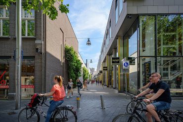 Zowl doordeweeks als in het weekend zijn er binnenkort werkzaamheden aan de fietsenstalling van het Pieter Vreedeplein maar die zullen, zo zegt men, geen geluidsoverlast veroorzaken.