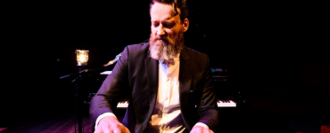 Samen met bassist Glenn Gaddum en drummer Joost Kroon vormt Sven Figee al jaren de ritmesectie van de groep Sven Hammond Soul.
