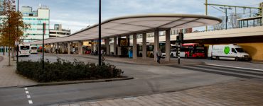 Een vrouw weigert desgevraagd steeds weer het servicepunt van een busbedrijf te verlaten, en ze is daarom aangehouden voor lokaalvredebreuk.