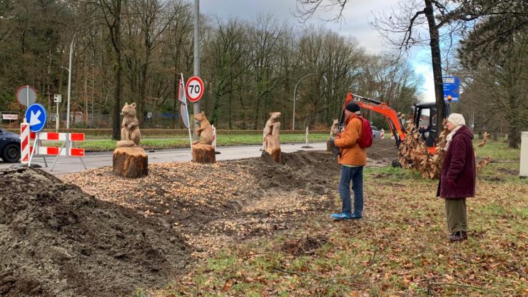 De komst van grote houten grondeekhoorns langs der Bredaseweg was een idee vanuit de gemeente, om de openbare ruimte in de stad aantrekkelijker te maken.
