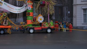 Carnaval gaat officieel niet door dit jaar, maar toch komt er een optocht in Tilburg. CV Tis Veur Mekoar en Ontdekstation013 hebben samen een kleine versie van d’n Opstoet georganiseerd: ’T Opstoetje.
