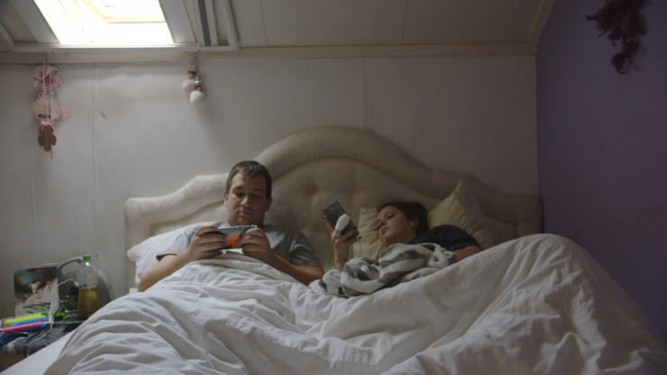 Eline van der Kaa viel met haar documentaire De Reizigers in de prijzen op het Nederlands Film Festival. Op 11 mei is de online première.