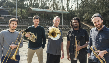 Paradox zendt elke vrijdag met een livestream een concert uit dat je kunt volgen op YouTube. Op 28 mei gaat het om een concert van K.O.Brass.