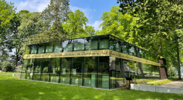 Op het Peerke Donders Paviljoen is voortaan een citaat van Peerke Donders te lezen waarin hij zich uitspreekt tegen slavernij.