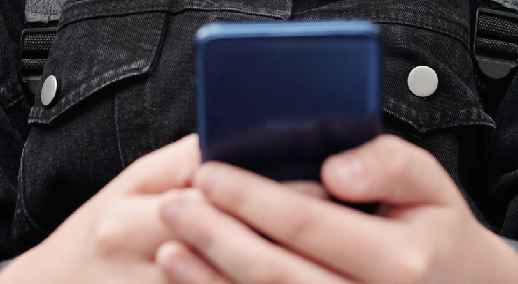 De politie hield drie tieners aan op verdenking van diefstal van een mobiele telefoon in Rijen. Een vierde verdachte meldde zich later bij de politie.