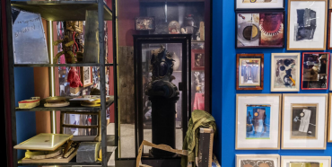 Wunderkammer in de LocHal belooft een kijk te geven in het ‘verzameluniversum’ en de manier van werken van drie Tilburgse kunstenaars.