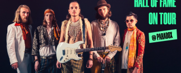 De Hall of Fame is wegens een verbouwing een samenwerking aangegaan met Paradox, dus klinken daar live de exotische, swingende klanken van de band Komodo.
