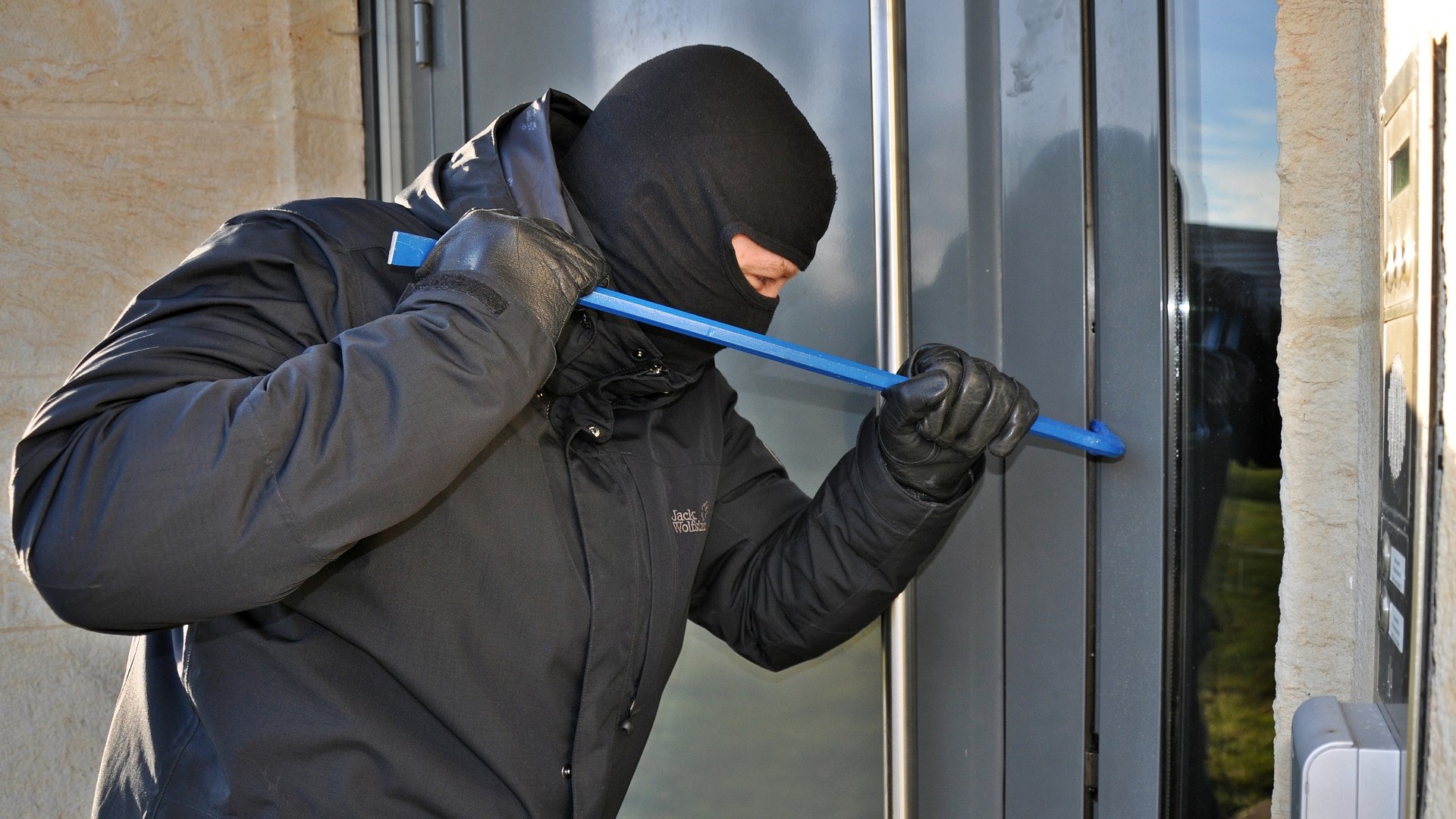 Kind betrapt inbreker in woning: Oisterwijker (25) aangehouden in bosjes