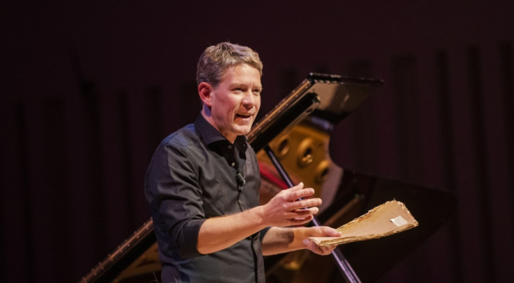 Schouwburg Concertzaal Tilburg snakt naar perspectief om weer open te kunnen. Daarom opent daar, als pop-up, een Muzikale Massagesalon.