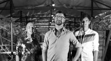 Het Belgisch/Amerikaanse trio MiXMONK stond al eerder in muziekpodium Paradox Tilburg en toen wisten de mannen de zaal in extase te brengen. Dus komen ze 4 februari nog eens terug.
