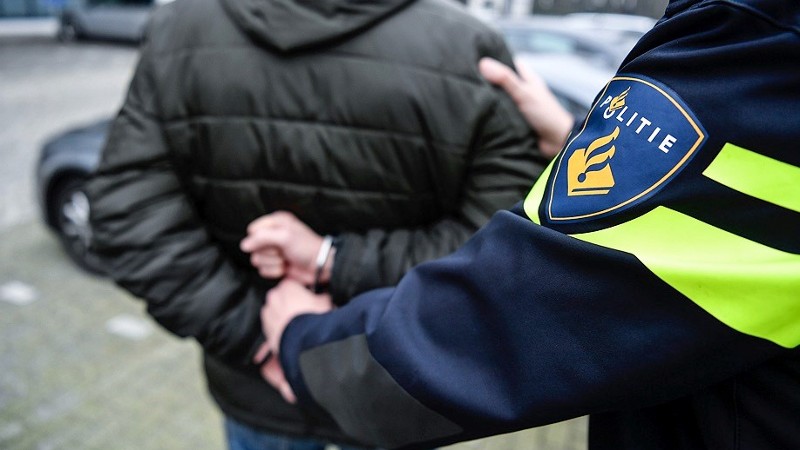 Steekwapen getrokken bij verkeersruzie op Ringbaan Zuid, man (69) aangehouden