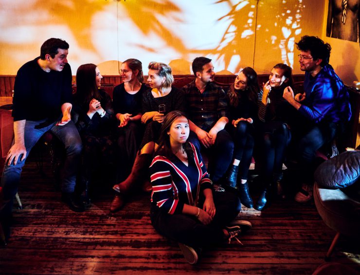 De Belgische bassiste Anneleen Boehme stelt haar nieuwste band Grand Picture Palace voor aan het Tilburgse publiek. Het is live mee te maken bij Paradox.