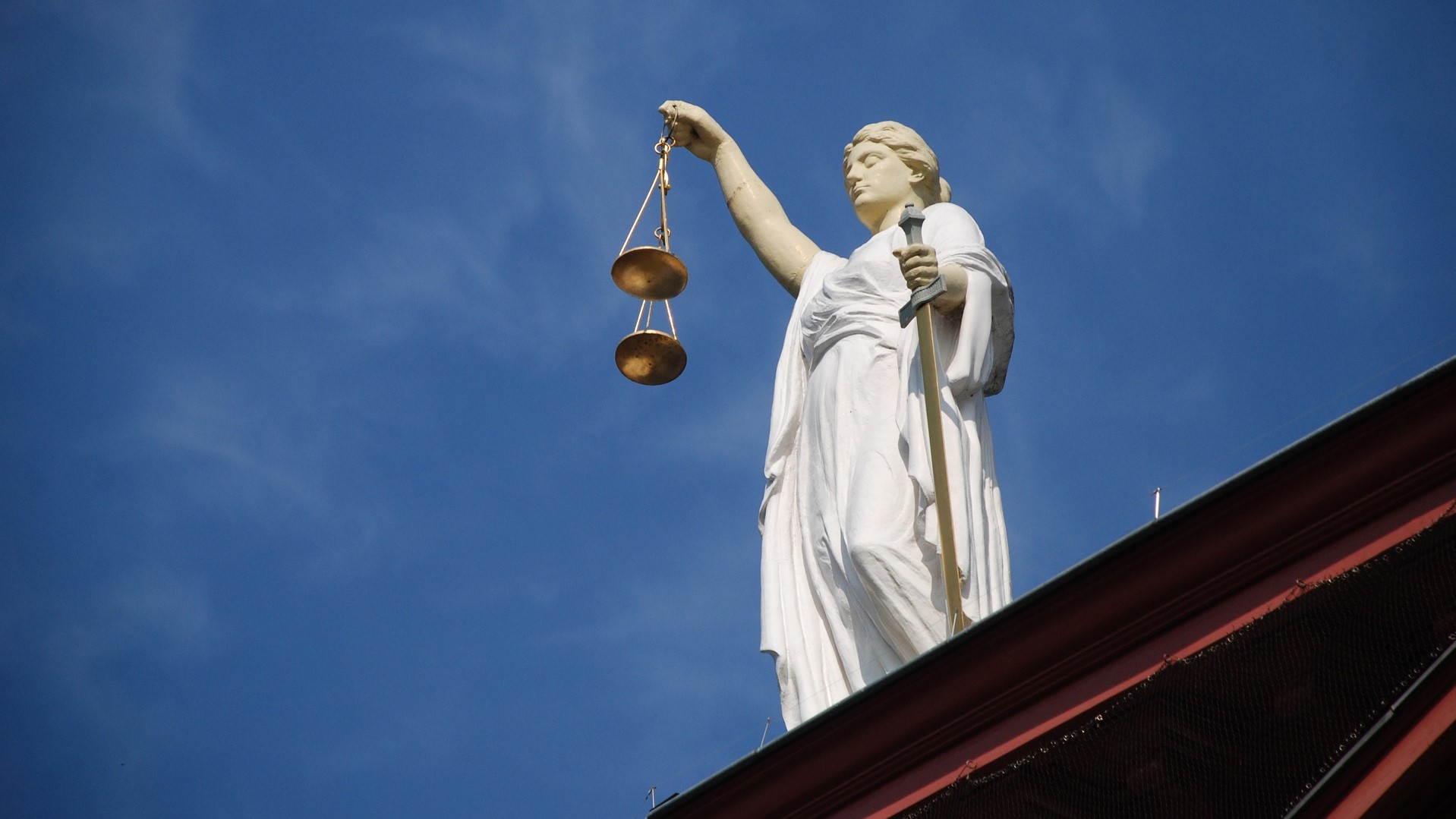 Tilburgse Jairon (14) lag wekenlang dood in zijn bed, zes verdachten staan terecht