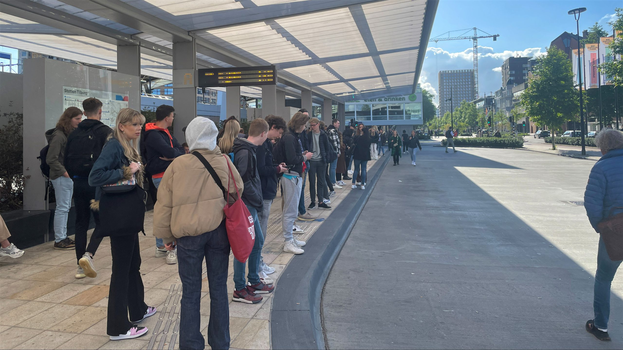 FNV kondigt landelijke ov-staking aan: op 9 september 24 uur geen treinen, bussen en trams