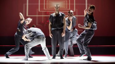 In de dansvoorstelling The Square2 van Scapino Ballet Rotterdam wordt een reis van het inferno naar het paradijs vertaald naar het hier en nu. De voorstelling is ook te zien in Schouwburg Concertzaal Tilburg.