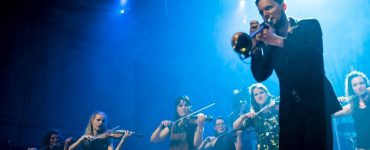 De mensen van de jubilerende Concertzaal Tilburg zelf laten weten ernaar uit te kijken als een van de hoogtepunten in hun jubileumjaar: Pynarello en Gallowstreet samen op het podium.