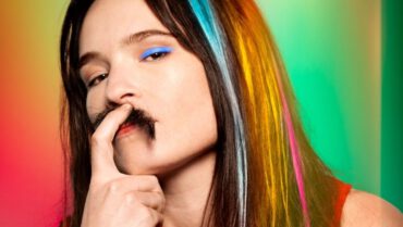De Toneelmakerij en Circus Treurdier presenteren het blijspel As You Like It (publiciteitsbeeld), een vrije bewerking van een liefdeskomedie It van Shakespeare.