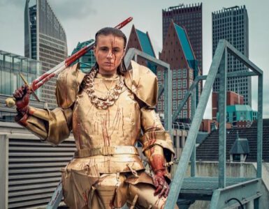 Het Nationale Theater presenteert het meesterwerk Coriolanus (campagnebeeld), waarin politieke machtsstrijd en een grillige publieke opinie centraal staan.