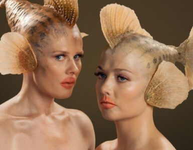 Cabaretduo Yentl en de Boer (beeld poster) zijn bekend van hun bijzondere theaterprogramma’s en liedjes. De dames zijn nu helemaal terug met hun nieuwe voorstelling Modderkruipers.