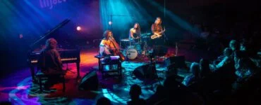 Het kwartet Miraculous Layers van cellist en zangeres Sanem Kalfa brengt indringende melodieën en krachtige ritmes in een wonderlijke mix van jazz, pop, folk en geïmproviseerde muziek.