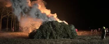 Kerstboomverbrandingen in Riel.