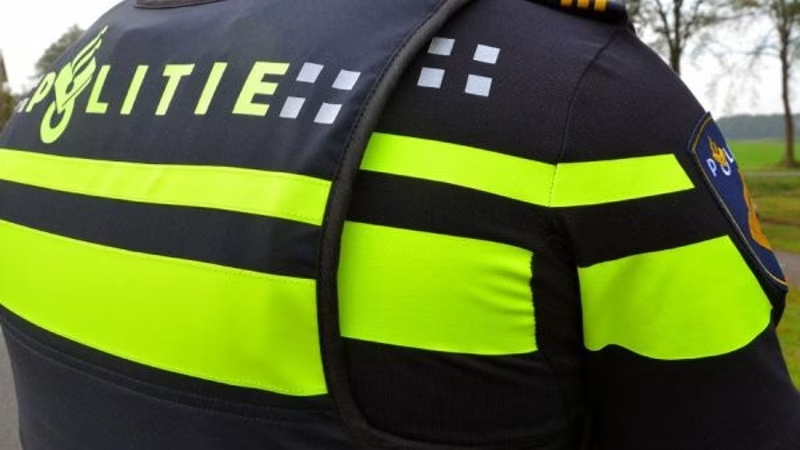 Politie omsingelt Midden-Brabant Park Tilburg in verband met gewapende beroving