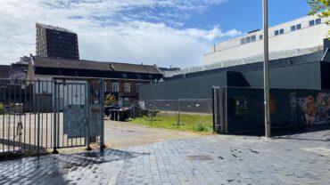 de plek van de nieuwe woontoren op het Pieter Vreedeplein