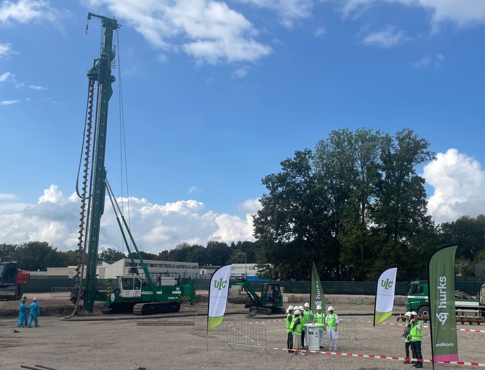 Hij staat erin! De eerste paal van een nieuw ETZ Elisabeth-gebouw