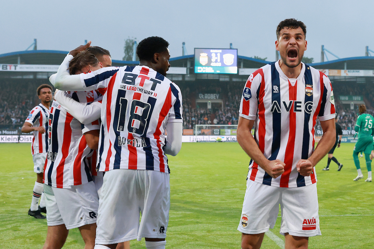 Willem II gaat na strafschoppen naar de finale van de play-offs
