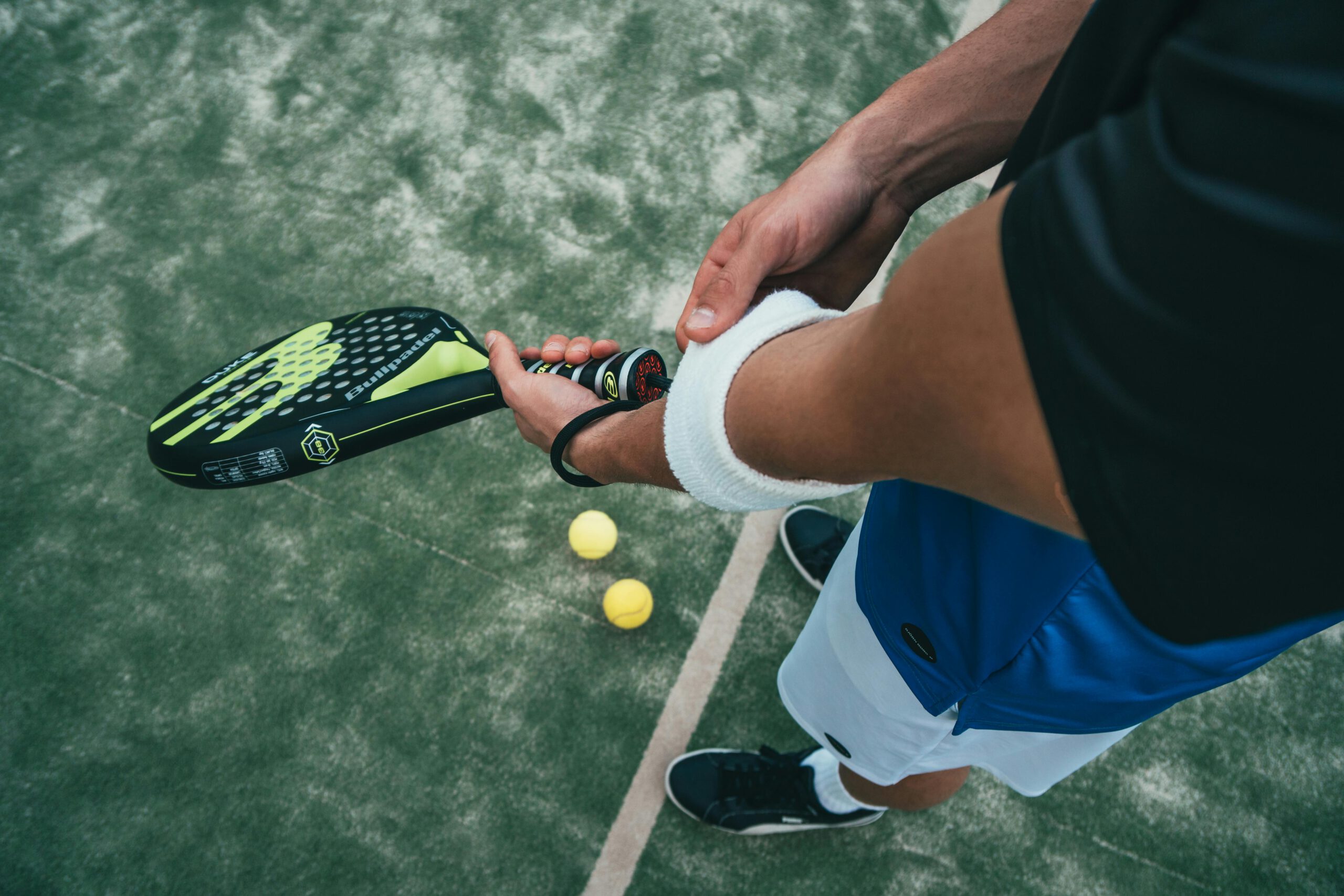 Drukte op de padelbaan in regio Tilburg: ‘Wie het eerst komt, wie het eerst maalt’