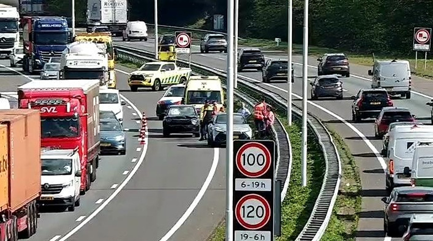 Ongeluk met meerdere voertuigen op A58, houd rekening met flinke vertraging