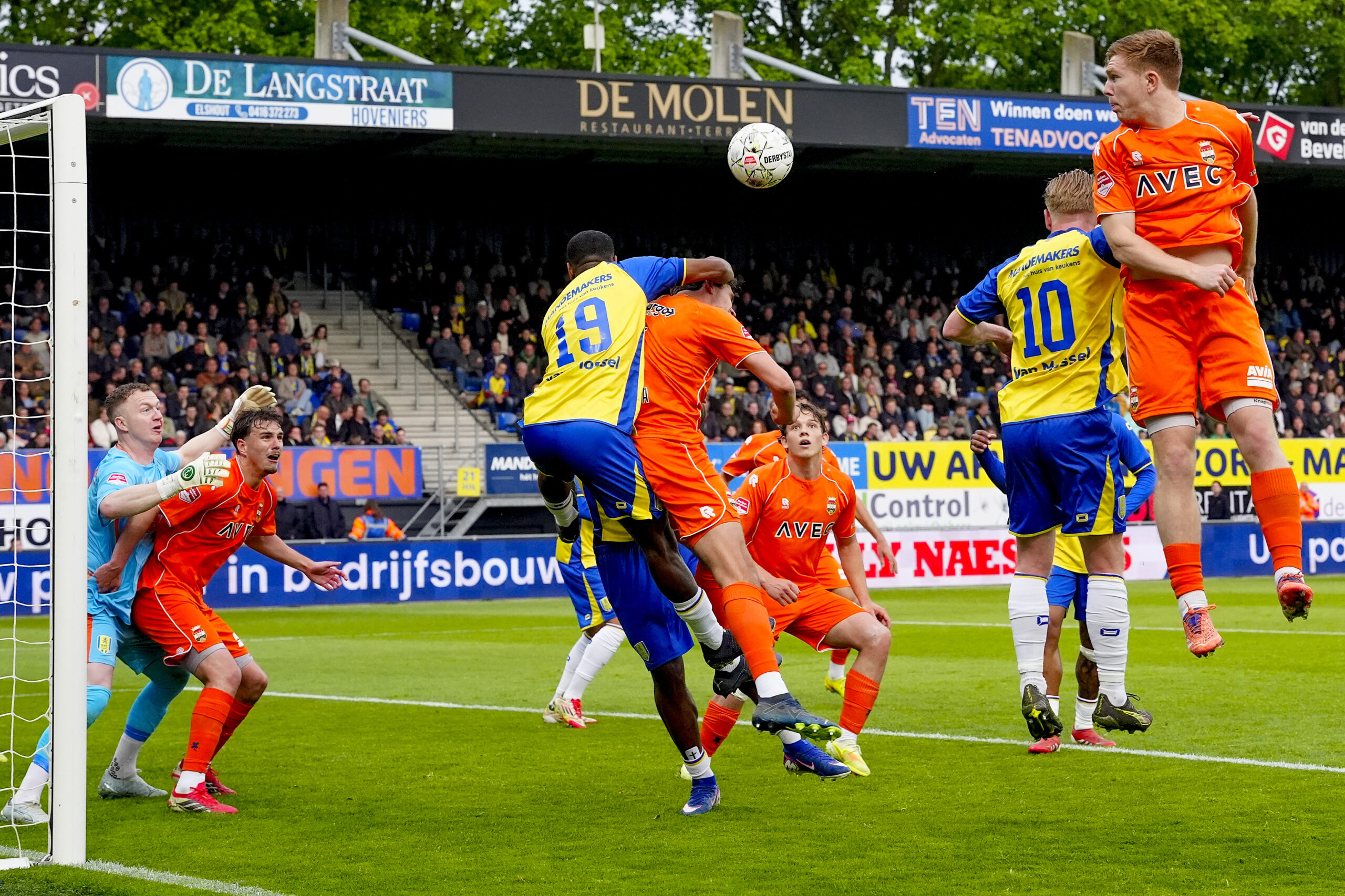 Eigen doelpunt RKC geeft Willem II voorsprong in play-offs