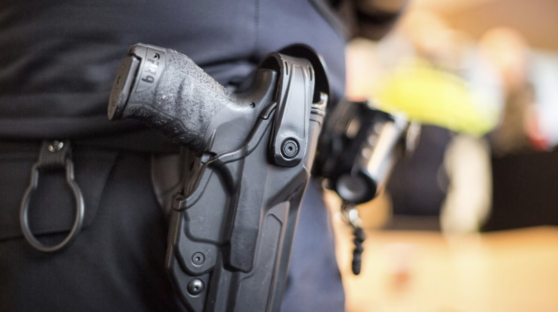 Waarschuwingsschot gelost bij aanhouding vuurwapengevaarlijke mannen