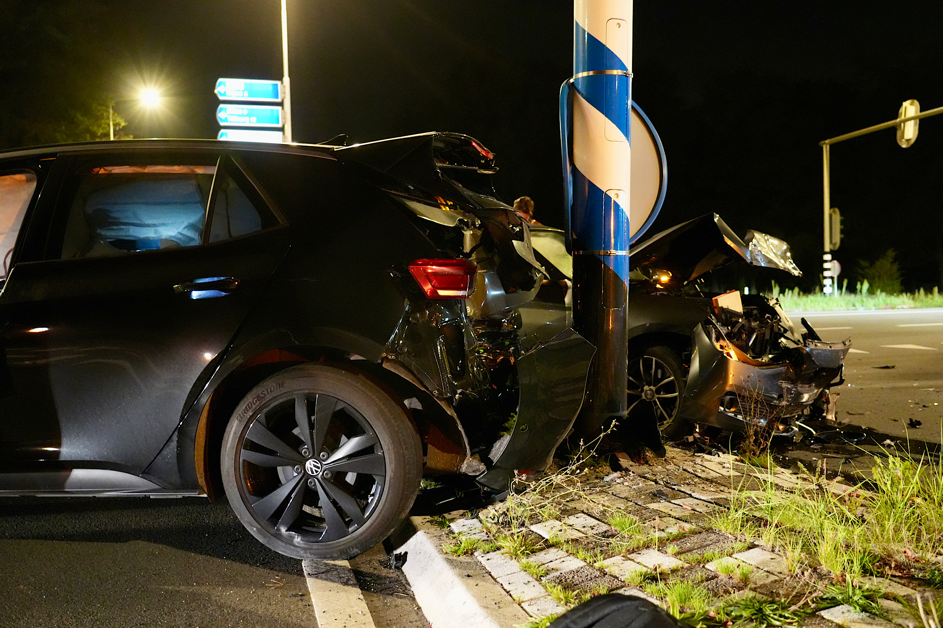 Ongeval op Rijksweg in Rijen, flinke schade aan auto’s