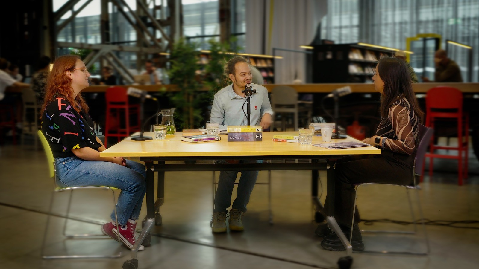 Podcast ‘Controverse in de boekenkast’ vanaf deze week te horen