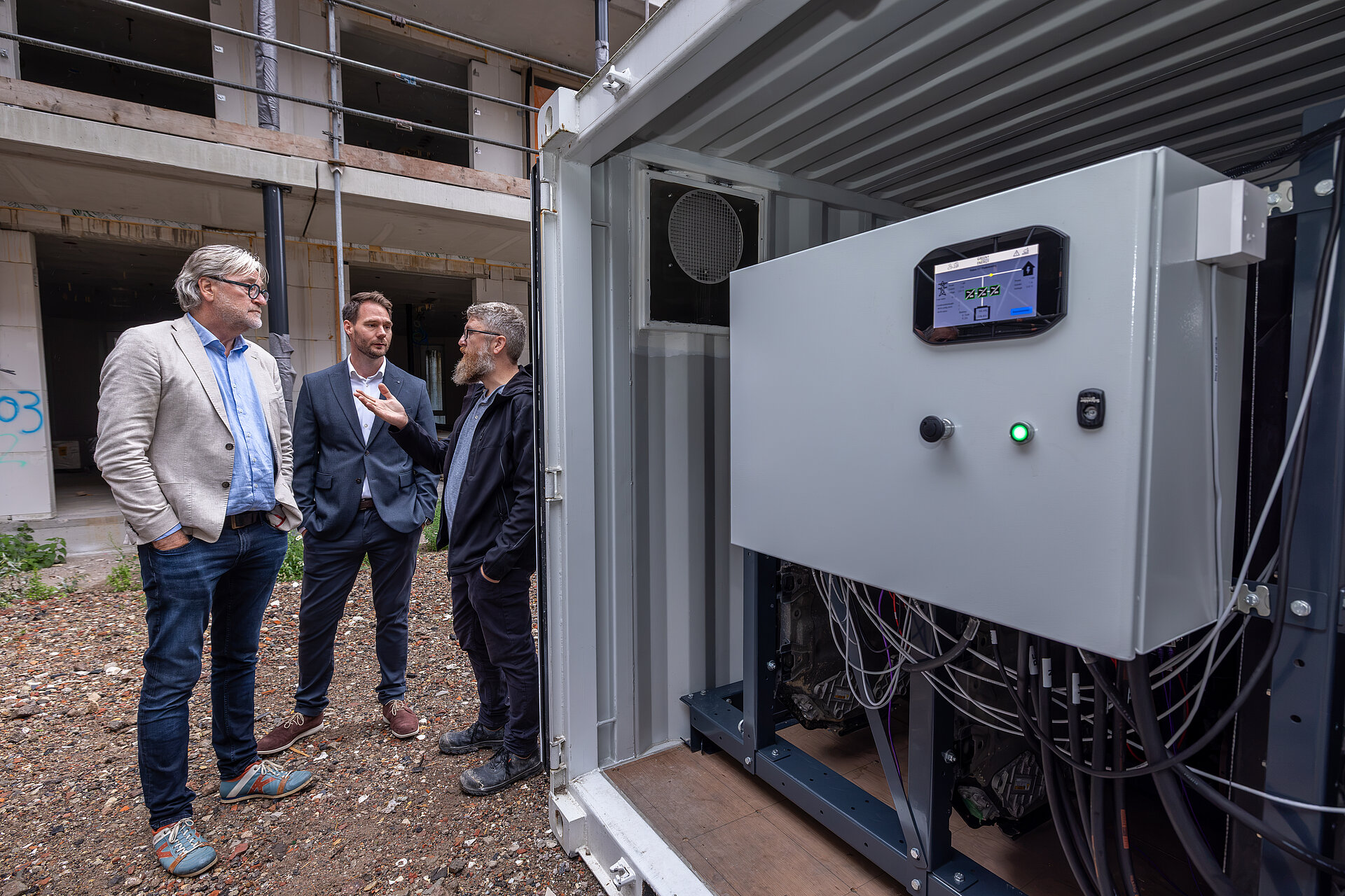 Autobatterijen krijgen tweede leven in duurzame stadsbuurt Fabriekskwartier